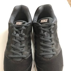 Men tennis shoes